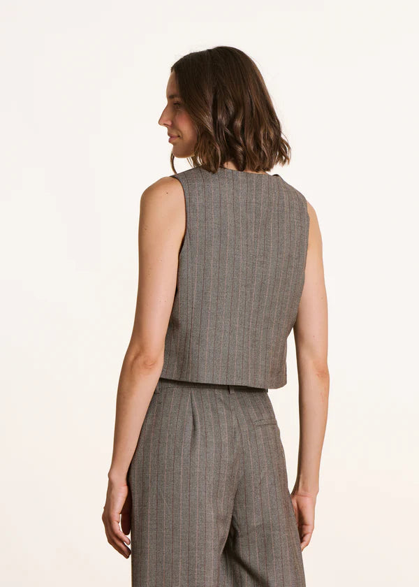 LA FEE MARABOUTEE GREY STRIPED SLEEVELESS BLAZER