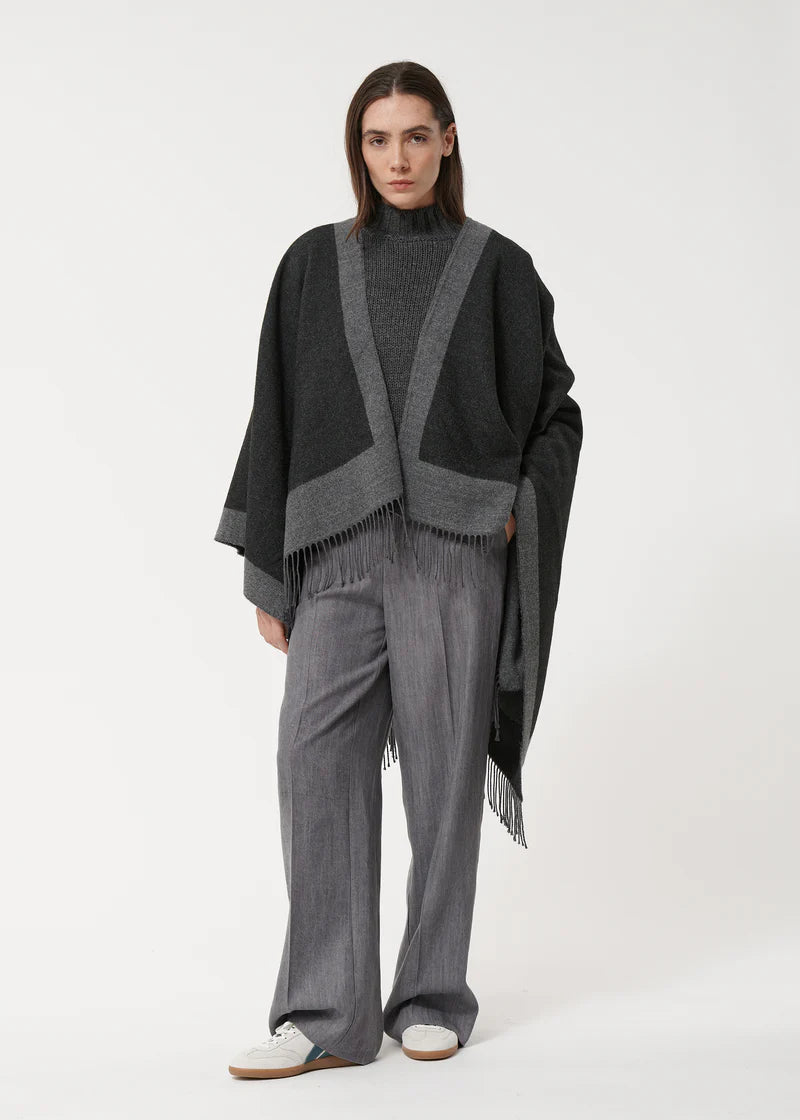 HUMILITY KOSOYA CAPE