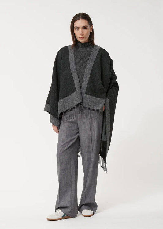 HUMILITY KOSOYA CAPE