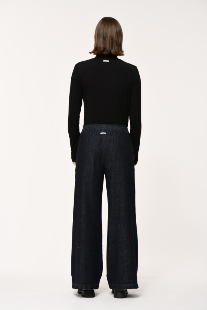 Humility palazzo jean