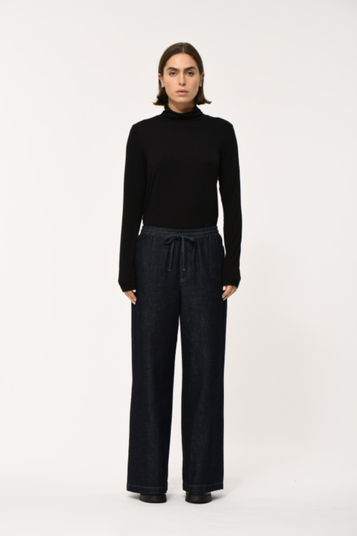 Humility palazzo jean